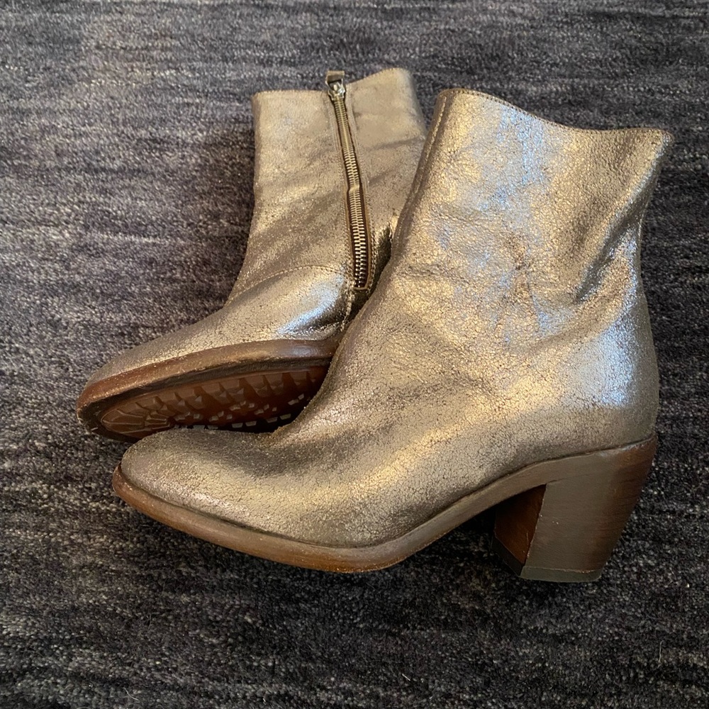 Gorgeous Italian booties! - Picture 2 of 4